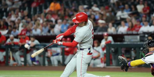 Phillies, Stott end blazing August with an all-around win vs. D-backs