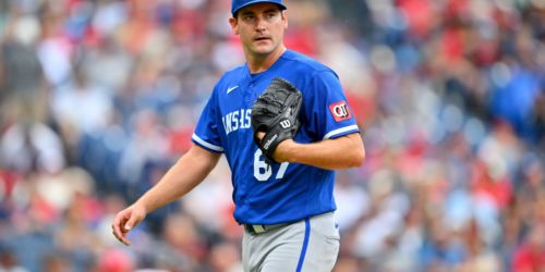 Royals' scorching August comes to simmering end in Cleveland