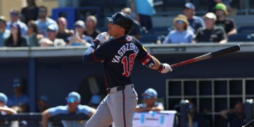 Yastrzemski has a blast in first trip to plate with Braves