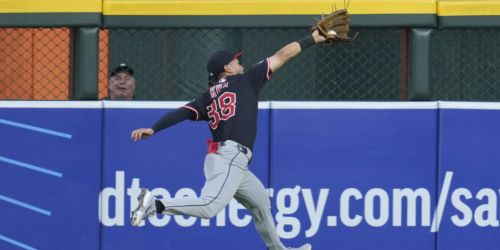 4-time Gold Glover Kwan to see time in center field