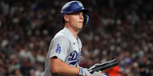 Smith (neck) heading to IL with Dodgers already thin behind the plate
