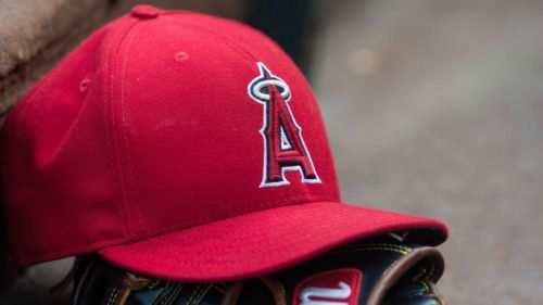 Angels' Klassen leaves start with finger injury