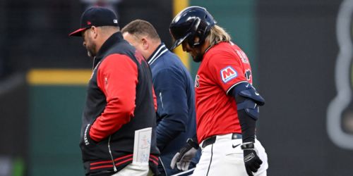 Arias (hamstring) headed to MRI after early exit vs. Royals