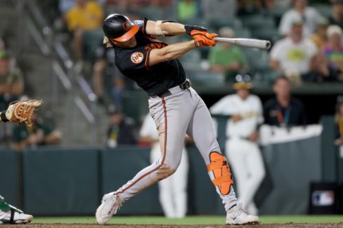 Mayo, CES lead Orioles to 10-inning win over Athletics, 4-3
