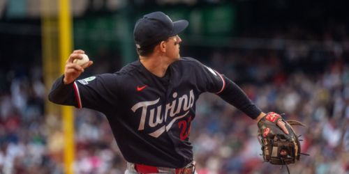 Lee taking shift from short to third in stride