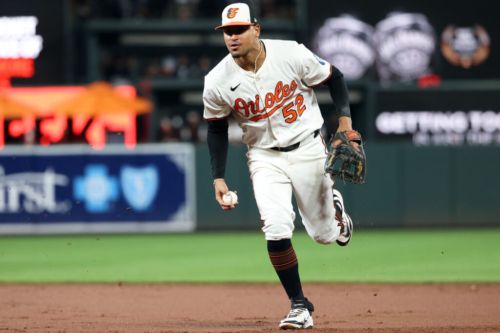 Orioles Select Luis Vazquez