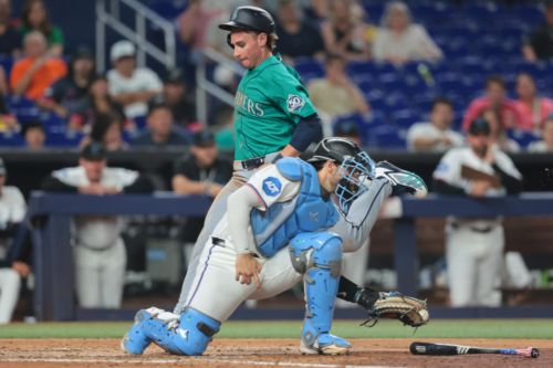 Mariners fail to take advantage of opportunities, lose 6-5
