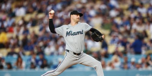 Junk shares moment with Ohtani, then wins duel vs. former teammate