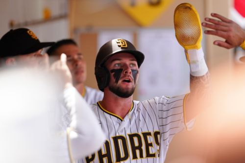 Padres cling to final playoff spot