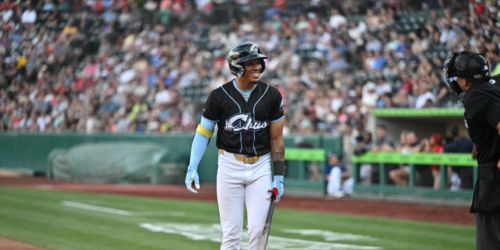 Guardians to call up No. 2 prospect Genao (sources)