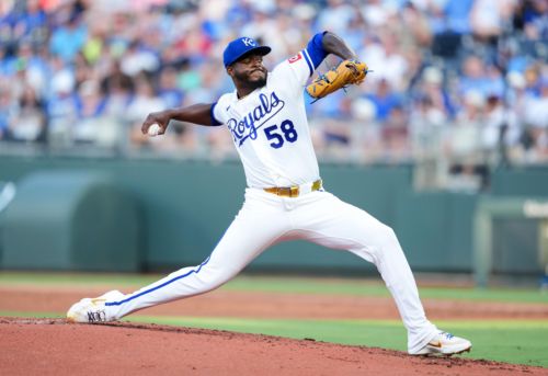 Royals continue second-half roll with win over Giants