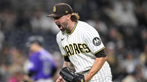 Padres make urgent bullpen move after early control issues force their hand