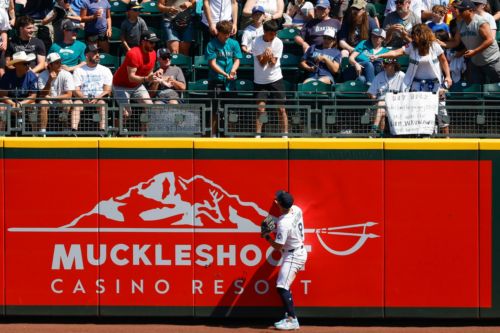 Mariners lose a backbreaker, 5-3