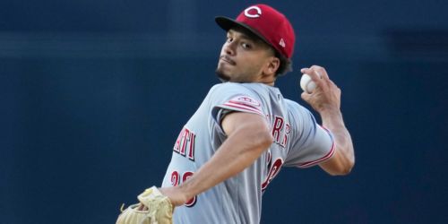 With bloody finger after water bottle mishap, Burns grinds out career-high 105 pitches