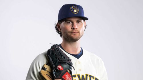 Brewers call up recent trade acquisition for MLB debut as lefty reliever lands on IL