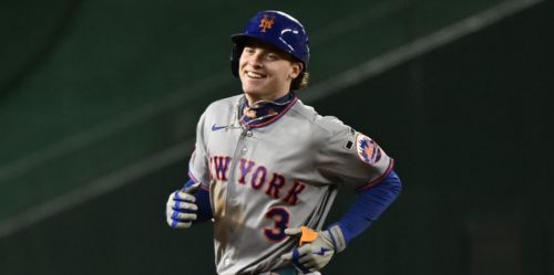 Benge powers ROTY case, becomes 1st Mets rookie to join 20-20 club