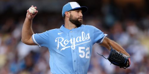 Wacha keeps game close but Royals' rally in 8th falls short