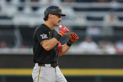 Pirates enter Wrigley Field as second-hottest team in NL