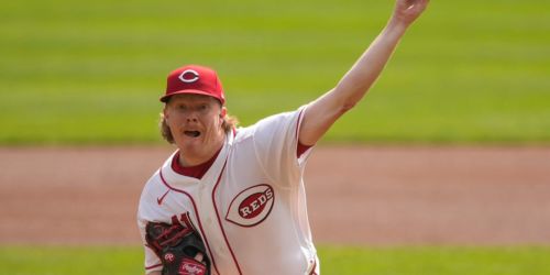 Abbott's start bookended by two-out trouble vs. Pirates