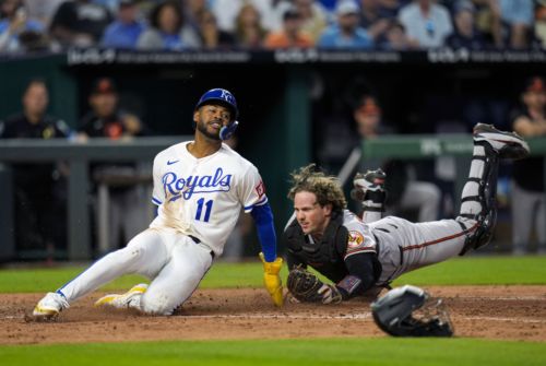 Victory! Royals break losing streak on walk-off wild pitch, win 6-5 over Orioles