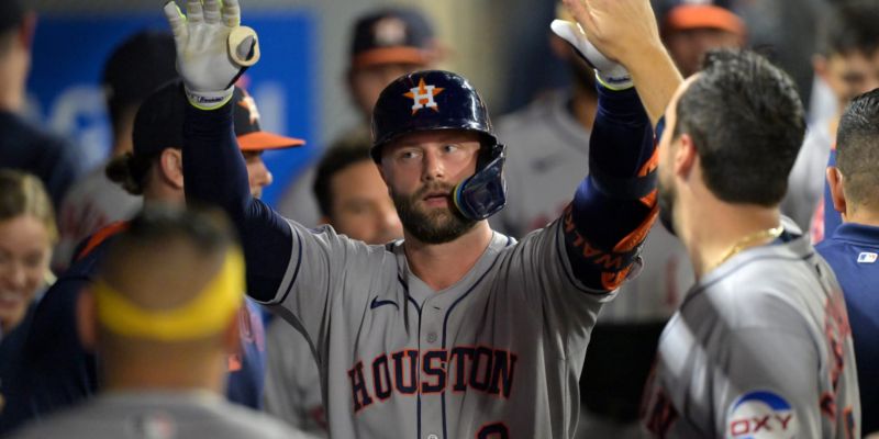 'This is home': Walker tunes out rumors heading into Year 2 with Astros