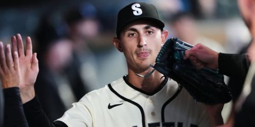 With Deadline rumors swirling, Kirby deals 7 strong in Mariners' walk-off win