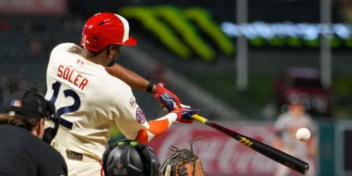 Return of Soler Power brightens up otherwise quiet night for Angels
