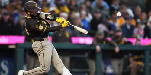 After 11 years in Minors, Durán makes 1st hit a HR, then has No. 2 ROBBED