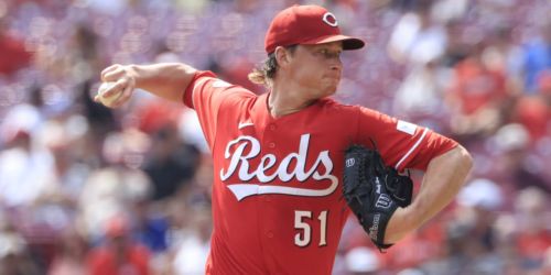 Singer's struggles continue as Reds ponder potential qualifying offer
