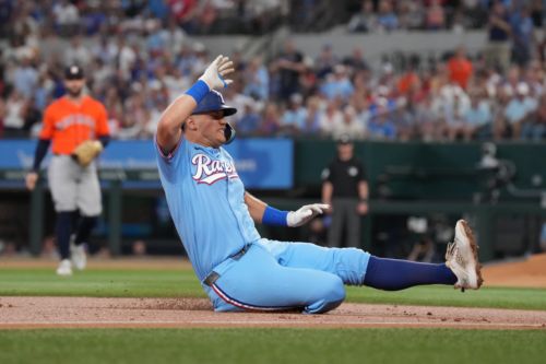 49-47 – Rangers end first half with walk-off win over Houston!