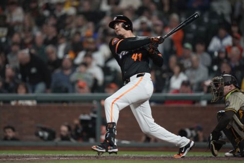 Cubs BCB After Dark: Is Wilmer Flores an option for the bench?