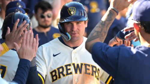 Brewers DFA recent trade acquisition to open roster spot for former top prospect