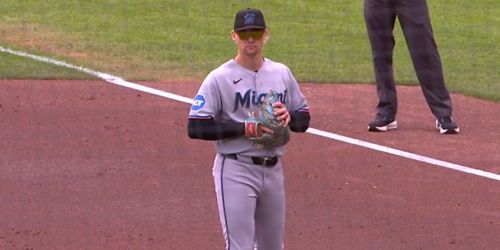 Stowers provides flexibility for Marlins after MLB debut at 1st base