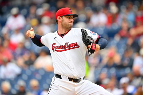 Sunday Win at Home Extends Guard’s Divisional Lead