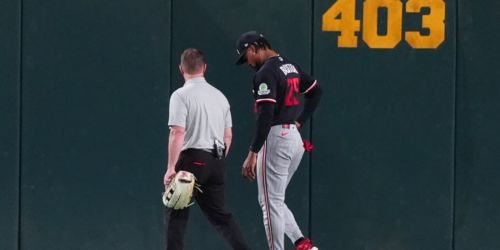 After early exit, Buxton (right hip discomfort) to be reevaluated Wednesday