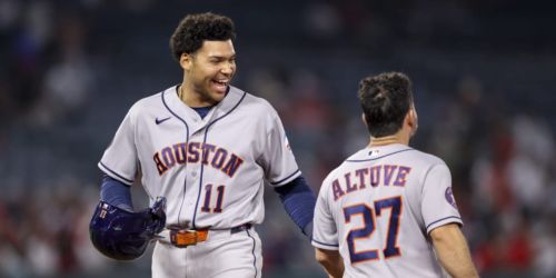 10 batters, 4 runs ... 1 hit? Astros mount improbable 9th-inning comeback