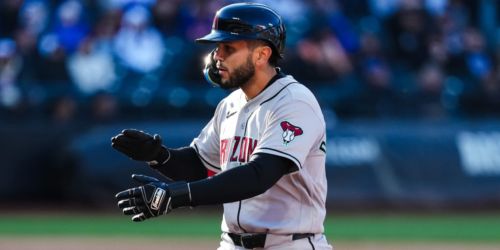 If you know, you go: Del Castillo turns a K into a two-run 1B after a successful challenge