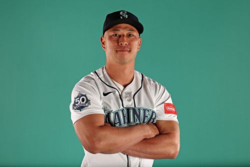 Mariners are heard, rarely seen, stalemate Royals 8-8