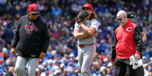 Exercising caution, Reds placing Lowder on 15-day IL