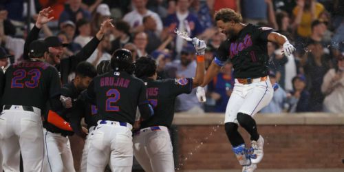 MJ with the buzzer beater! Mets walk off after another dramatic affair