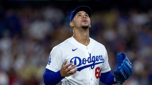 Edgardo Henriquez avoids the worst, but Dodgers still making promises they can’t keep