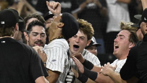 Historic White Sox walk-off has Guardians fans officially sweating AL Central