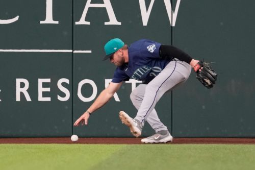Mary Oliver recaps a 7-1 Mariners loss to the Rangers