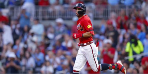 Weiss continues to feed hot hand as Dubón delivers again as starter
