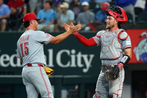 Tyler Stephenson’s late homer leads Reds past Rangers in series opener
