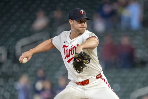 Yankees To Select Justin Topa