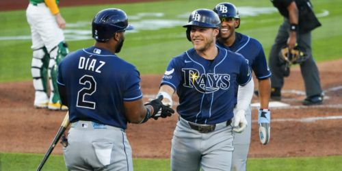 Homerless for a year, Walls socks 2 in 30 minutes as Rays roll to 8th straight win