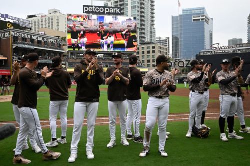Padres-Cubs playoff series to feature Dodgers legend in postseason TV debut
