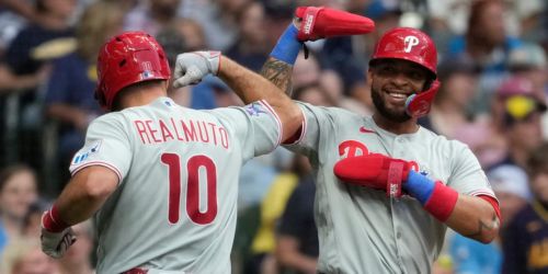 No more Miz: Phillies, Realmuto erupt offensively to hold off Brewers