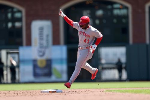 Hector Rodriguez back at leadoff as Reds look to take series from Cubs